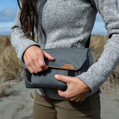 Peak Design Field Pouch Organizer, Charcoal One Size in Kuwait