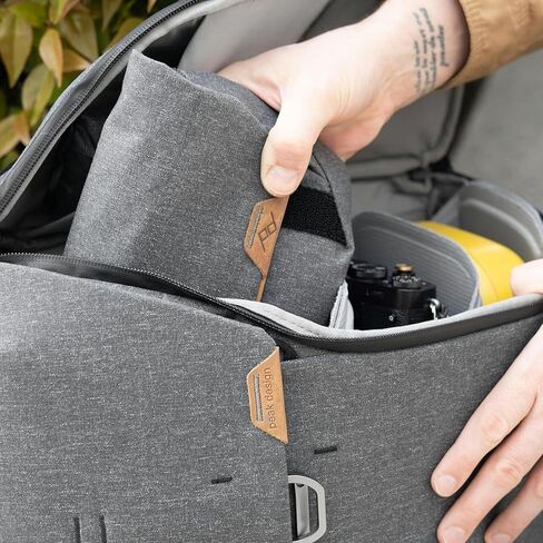 Peak Design Field Pouch Organizer, Charcoal One Size in Kuwait