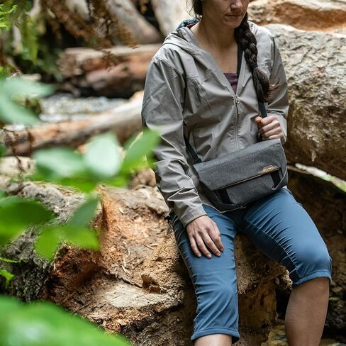 Peak Design Field Pouch Organizer, Charcoal One Size in Kuwait