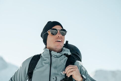 نظارات Julbo Legacy Glacier الشمسية للرجال والنساء مع دروع جانبية جلدية قابلة للإزالة للمشي لمسافات طويلة والتزلج والثلج - حماية 100% من الأشعة فوق البنفسجية in Kuwait
