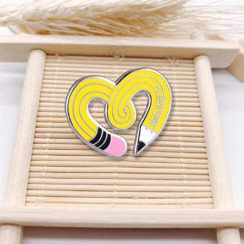 دبوس المينا من GuDeKe Art in Kuwait