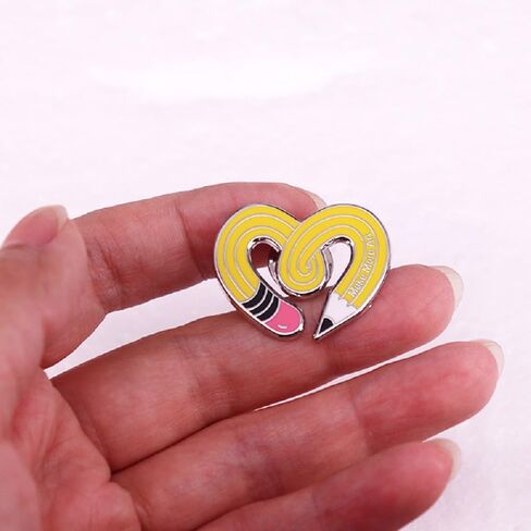 دبوس المينا من GuDeKe Art in Kuwait