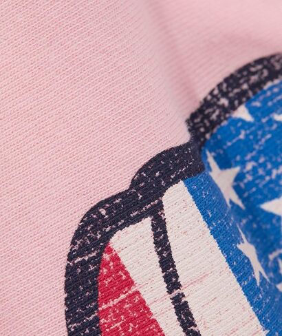تيشيرت نسائي من Vineyard Vines بأكمام قصيرة وجيب بعلم الحوت الجديد in Saudi Arabia