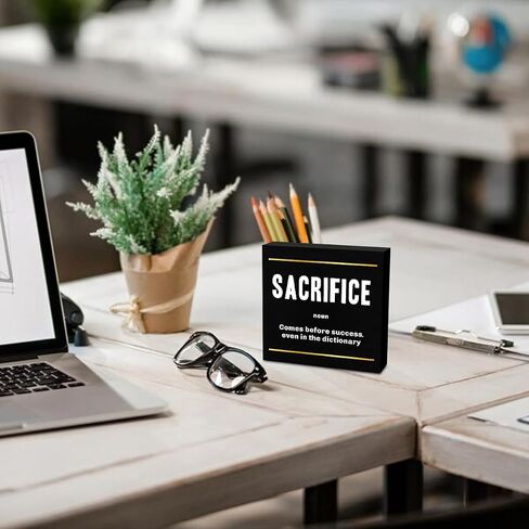 علامة صندوق خشبي أسود من Grit Noun Entrepreneur، ديكور مكتب ملهم، ديكور مكتب رف طاولة، مكان عمل ريفي، منزل مزرعة، غرفة نوم، مكتب، ديكورات مكتبية in Kuwait