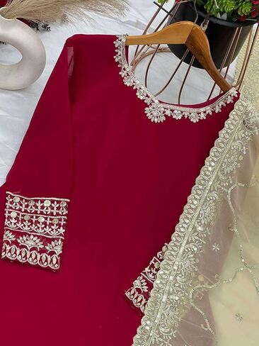 مجموعة Amarsri Collections كورتي مستقيمة مطرزة من جورجيت صناعي مع شارارا ودوباتا in Saudi Arabia