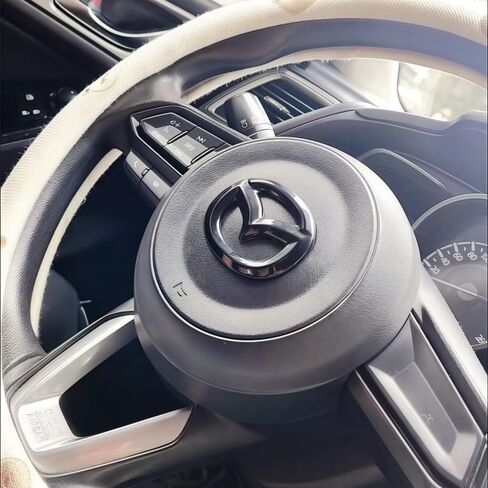 غطاء شعار عجلة قيادة السيارة لسيارة Mazda 3/Axela Hatchback 2004 2005 2006 2007 2008 2009 2010، ملصقات ملصقات لشعار عجلة القيادة، ذاتية اللصق مضادة للخدش، ملصق عجلة القيادة، A in Saudi Arabia