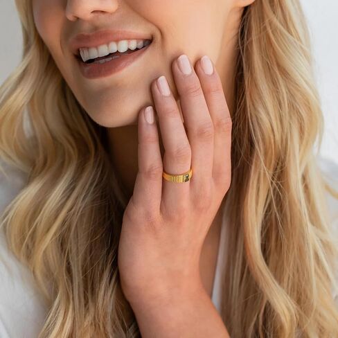 CAITLYNMINIMALIST خاتم خاتم سوليتير من الذهب عيار 18 قيراط من الذهب الباجيت والزبرجد هدية للنساء in Saudi Arabia