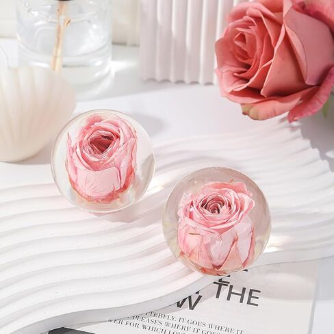 وزن ورق الورد - وردة حقيقية محفوظة في كرة زجاجية كريستالية، هدية فريدة وديكور منزلي أنيق، رمز الحب والجمال والرومانسية لعيد الميلاد أو الذكرى السنوية أو الزفاف (وردي أحمر الخدود، 2.6 بوصة) in Kuwait
