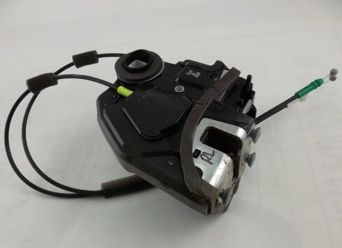1PCS Rear Door Locking LH OEM 6906033131 69060-33131 in Saudi Arabia