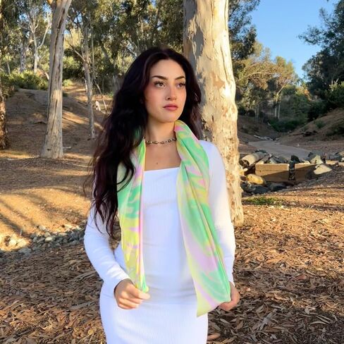 وشاح حريري Humble Hilo مصنوع من الحرير بنسبة 100% ومزيج من الحرير الحقيقي مصبوغ يدويًا بواسطة الحرفيات الإناث in Kuwait