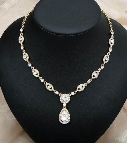 مجموعة مجوهرات نسائية أنيقة على شكل دمعة من الكريستال من CSY أقراط متدلية وسوار للعرائس ووصيفات العروس in Kuwait