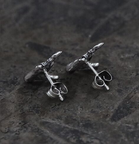 Middle Finger Ghost Hand Stainless Steel Ear Stud – Gothic and Rock-Inspired Statement Accessory in Saudi Arabia
