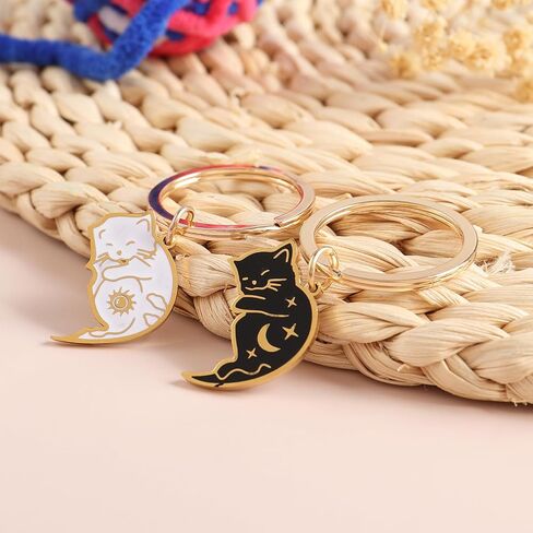 Matching Keychains Cat, Couples Keychain,A Pair of Matching Keychain,Can Be Seperated to 2 Pcs Cute Cat Key Chain,Couple Gift,Best Friend Keychain Women Men in Saudi Arabia