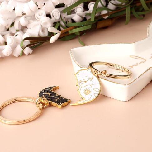 Matching Keychains Cat, Couples Keychain,A Pair of Matching Keychain,Can Be Seperated to 2 Pcs Cute Cat Key Chain,Couple Gift,Best Friend Keychain Women Men in Saudi Arabia