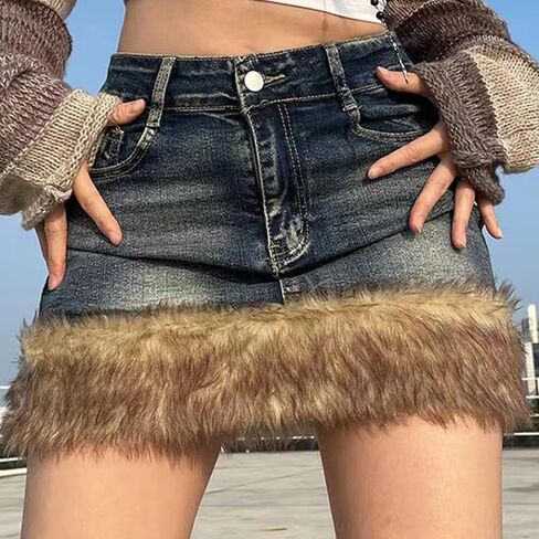 تنانير جينز مثيرة للنساء، تنورة قصيرة عصرية عالية الخصر من الجينز Y2K مع حواف من الفرو الصناعي in Kuwait