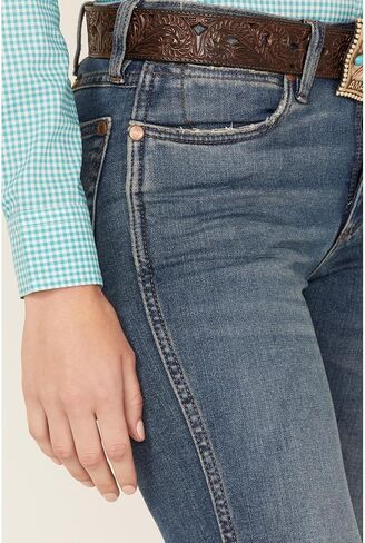 بنطلون جينز شيلبي متوسط ​​الحجم للنساء من Wrangler - 11MPESY 27W x 30L أزرق in Saudi Arabia