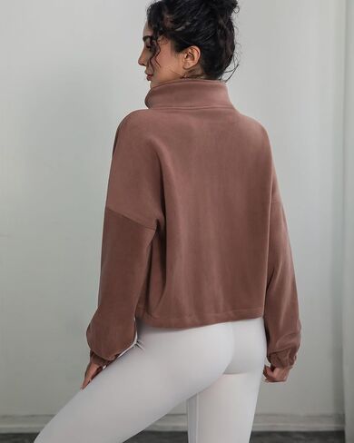 سترة نسائية قصيرة من الصوف بسحاب كامل مع جيوب وياقة واقفة وأكمام طويلة وسحاب معطف شتوي دافئ من الشيربا in Kuwait