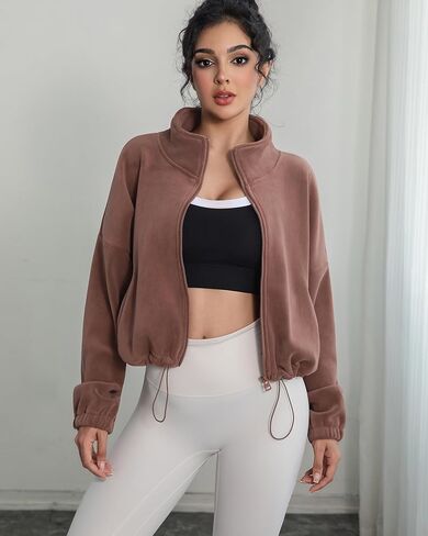 سترة نسائية قصيرة من الصوف بسحاب كامل مع جيوب وياقة واقفة وأكمام طويلة وسحاب معطف شتوي دافئ من الشيربا in Kuwait