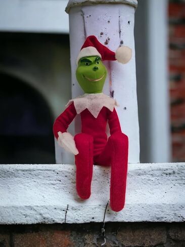 Creepy Hockey Masked Horror Elf Decoration 35cm – Handmade Horror-Inspired Ornament for Christmas, Halloween & Holiday Party Décor – Spooky Collectible with Sinister Expression in Saudi Arabia