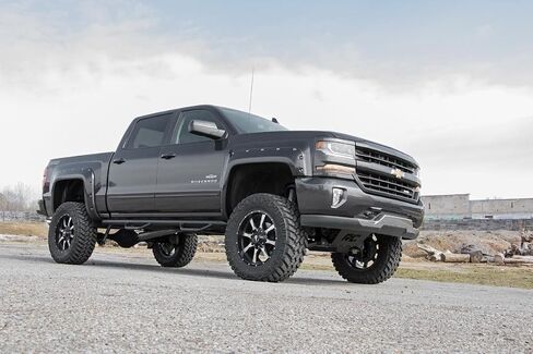 Rough Country 7" Lift Kit with Strut Spacers/N3 Rear Shocks for Chevy Silverado & GMC Sierra 1500 (2014-2018 w/Stock Cast Steel Control Arms) in Saudi Arabia