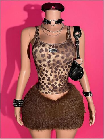 طقم ملابس نسائية من MakeMeChic مكون من قطعتين بطبعة الفهد، توب بدون أكمام قصير وتنورة قصيرة من الفرو الصناعي in Saudi Arabia
