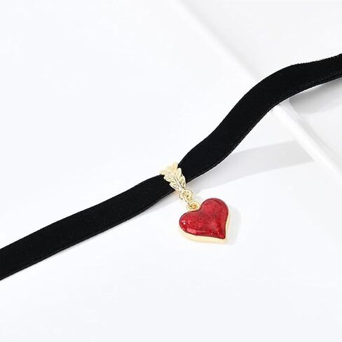 Black Choker Necklace for Women Gothic Heart Choker Necklace Dropping Blood Halloween Necklaces for Women Cosplay Jewelry in Saudi Arabia