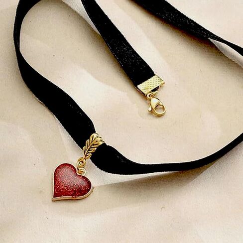 Black Choker Necklace for Women Gothic Heart Choker Necklace Dropping Blood Halloween Necklaces for Women Cosplay Jewelry in Saudi Arabia