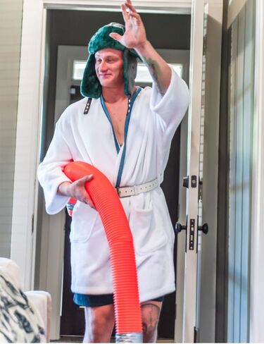 Costume Agent Vacation Movie Cousin Eddie Halloween Costume Accessory Orange Hose (Includes Hose Only) in Saudi Arabia