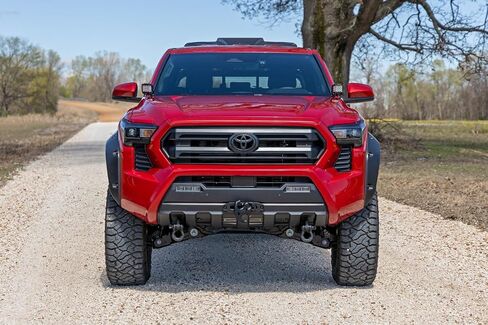 Rough Country 3.5" Lift Kit with Strut Spacers & N3 Rear Shocks for Toyota Tacoma 4WD (2024-2025) - Forged Aluminum Upper Control Arms in Saudi Arabia