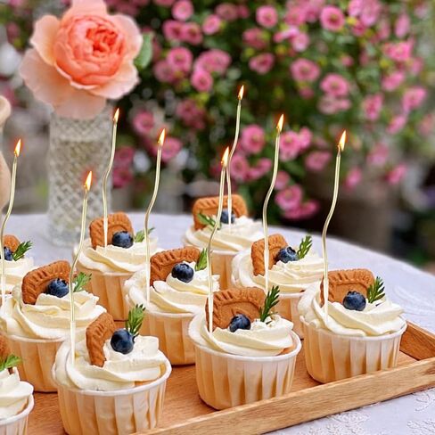 12 قطعة من شموع عيد الميلاد الحلزونية الفضية للكيك - شموع عيد ميلاد طويلة رفيعة معدنية مع حوامل، شموع للكيك وتزيين الحفلات (فضي) in Saudi Arabia