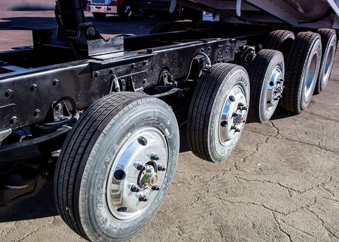 ALUMINUM WHEELS 17.5X6.00 6 Holes x 205mm PCD for Dump Truck lifted Axle, Hight polished For Steer Position, Tire size: 215/75R17.5 in Saudi Arabia