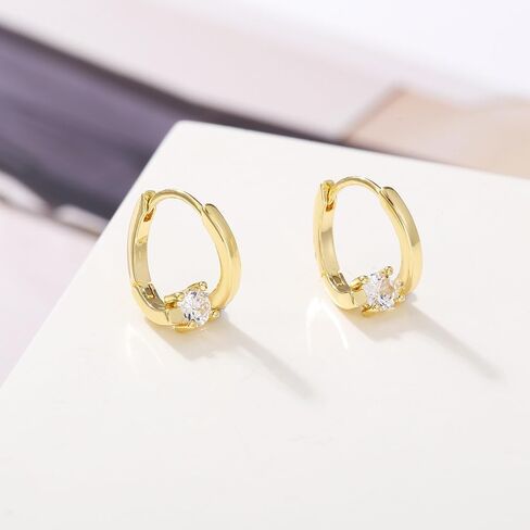 1 Pair Exquisite Diamond-Studded Earrings, 14K Gold Plated Trendy Design Hoop Earrings, Sparkling Cubic Zirconia, Eye-Catching Gemstone Center, Ideal for Any Occasion (Gold) in Saudi Arabia