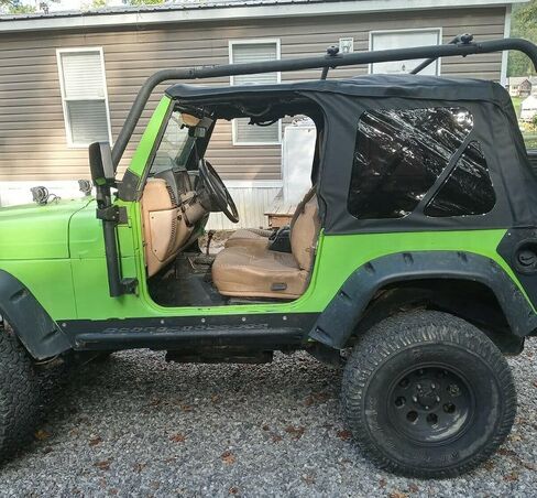 KUAFU Steel Roof Rack Compatible with 1997-2006 Jeep Wrangler TJ/Rubicon Black Upper in Saudi Arabia