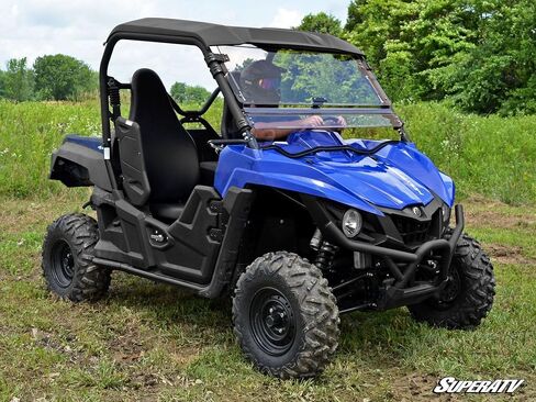 SuperATV مقاوم للخدش 3 في 1 زجاج أمامي قابل للطي لـ 2015-2018 Yamaha Wolverine، مفتوح، مزود بفتحات تهوية أو مغلق بالكامل، 1/4 بوصة بولي كربونات أقوى 250 مرة من الزجاج، صنع في الولايات المتحدة الأمريكية in Saudi Arabia