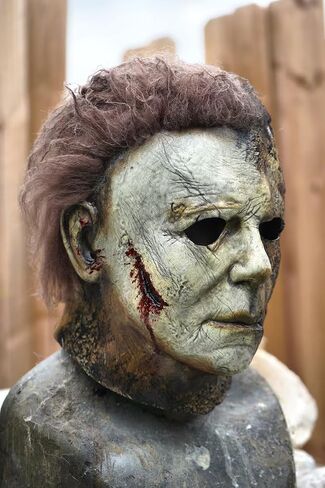 Men's Michael Myers mask in Kuwait