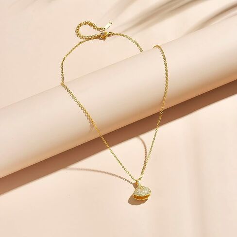 Seashell Pearl Pendant Necklace for Women, Simple Pearl Necklaces Pearl with Delicate Cubic Zirconia Setting, Fashion Summer Jewelry Gift in Saudi Arabia