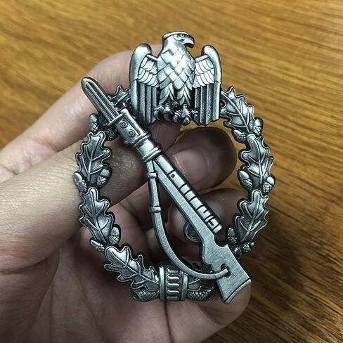 WW2 World War 2 German Infantry Assault Rifle Eagle Oak Leaf Wreath Badge Pin in Saudi Arabia