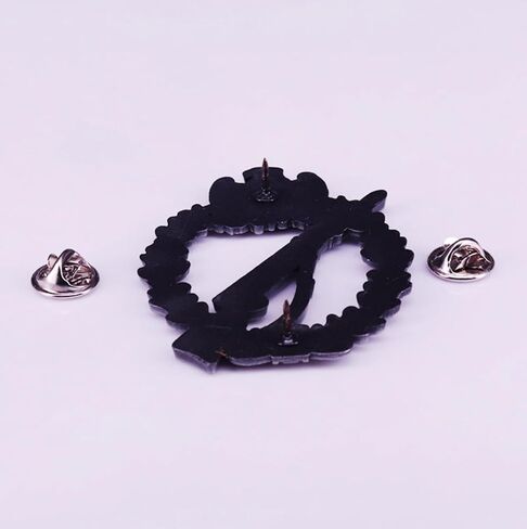 WW2 World War 2 German Infantry Assault Rifle Eagle Oak Leaf Wreath Badge Pin in Saudi Arabia
