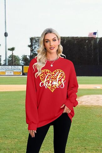 LUKYCILD بلوزات يوم اللعبة للنساء لكرة القدم البلوز مشجعي الفريق البلوز قميص القلب الجرافيك Crewneck كم طويل بلايز in Saudi Arabia