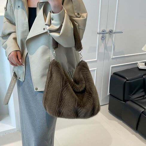 Fluffy Tote Bag Winter Fuzzy Purses for Women Faux Fur Purse Soft Furry Handbag Plush Crossbody Bags in Kuwait