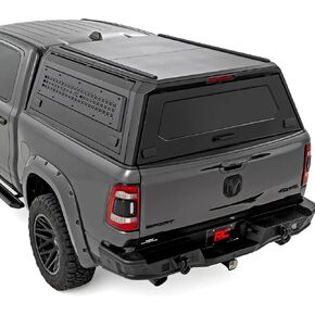 غطاء سرير شاحنة Rough Country لسرير Ram 1500 (2019-2025) مقاس 5'7 بوصات - غطاء معياري مقاوم للطقس مع أبواب Gullwing قابلة للقفل، وإضاءة LED، ولوحات مولي، بتصنيف 750 رطل in Kuwait
