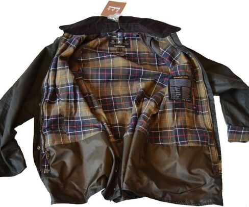 سترة شمعية Beadnell الكلاسيكية للنساء من Barbour in Kuwait