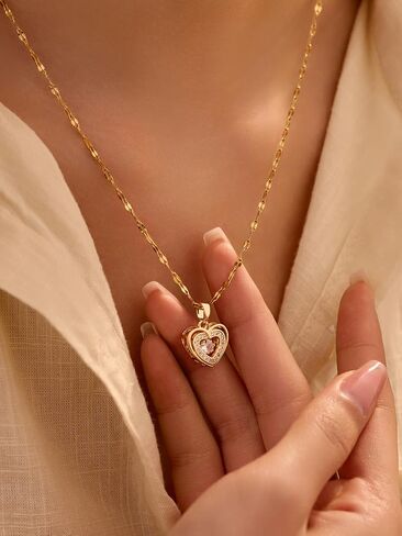 1PC Gold Heart Necklace for Women, Minimalist Fashion Jewelry for Everyday Wear, Trendy Women's Accessory, Gold Chain Necklace with Heart Charm in Kuwait