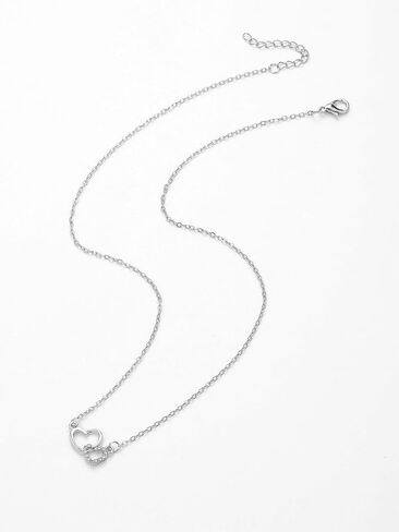 1PC Gold Heart Necklace for Women, Minimalist Fashion Jewelry for Everyday Wear, Trendy Women's Accessory, Gold Chain Necklace with Heart Charm in Saudi Arabia