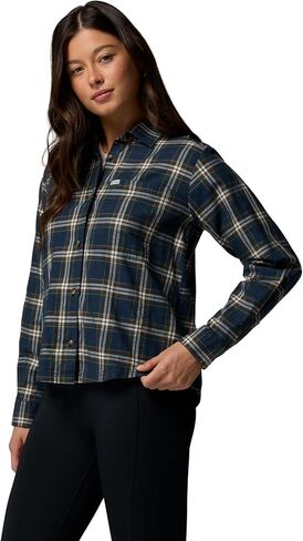 Columbia Women's Blue Point Creek Woven Long Sleeve Shirt in Saudi Arabia