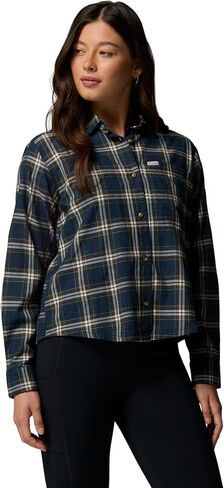 Columbia Women's Blue Point Creek Woven Long Sleeve Shirt in Saudi Arabia