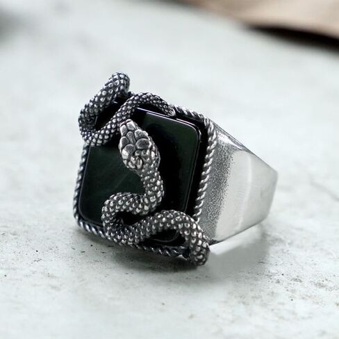Black Gemstone Snake Stainless Steel Ring – Bold Snake Motif Jewelry with Unique Symbolism for Men and Women in Saudi Arabia