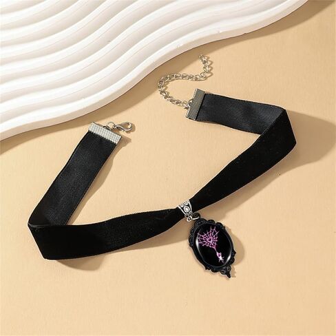 Dreuyet Gothic Spider Cameo Velvet Choker Necklace for Women Vintage Crystal Glass Spider Pendant Necklaces Black Goth Mystic Victorian Bug Spiders Punk Halloween Necklace Jewelry in Saudi Arabia