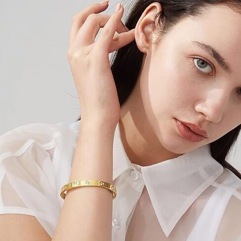 Gold Bracelets for Women, Gold Jewelry Cuban Link Paperclip Chain Bracelet Gifts for Mom, Daughter, Girlfriend in Saudi Arabia