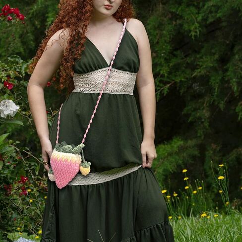 Handmade Knitted Purse Wool Woven Purse Strawberry Shaped Shoulder Bag for Women Crossbody Bag with Drawstring in Kuwait